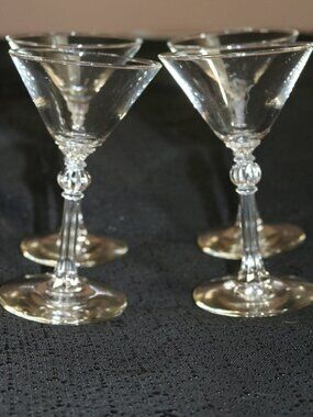 Vintage detailed martini glasses, set of 4.